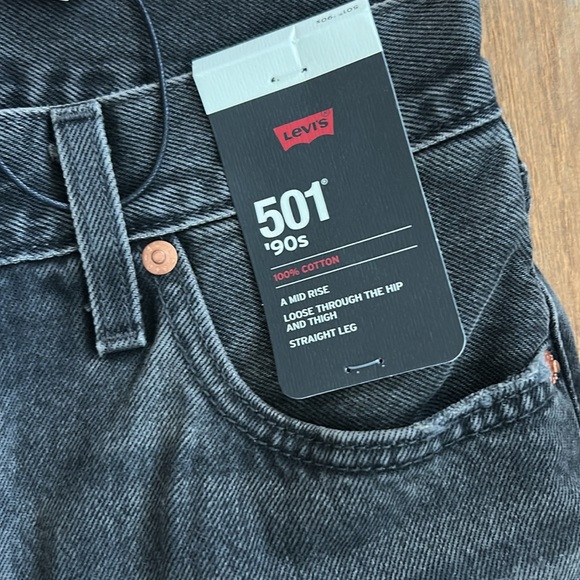 New! Levi's Black Straight Leg Jeans - Picture 2 of 5